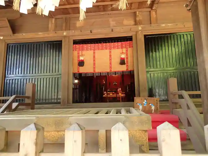氷川女體神社の本殿・本堂