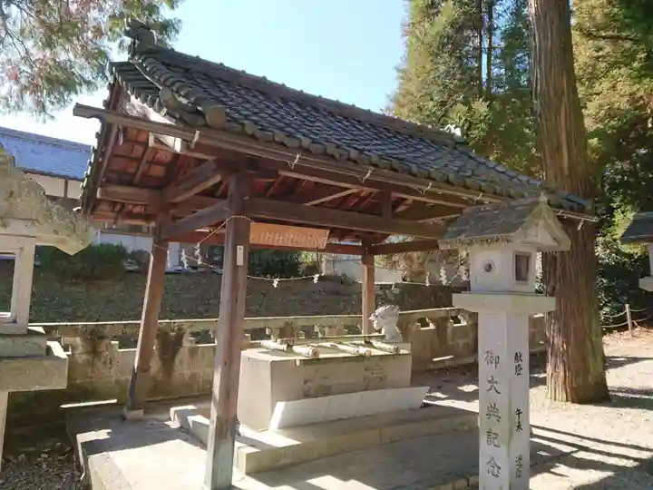 八剣神社の手水舎