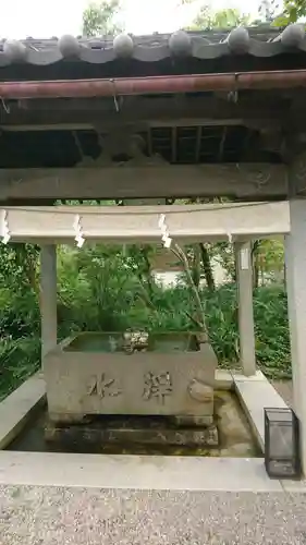 小田井縣神社の手水舎