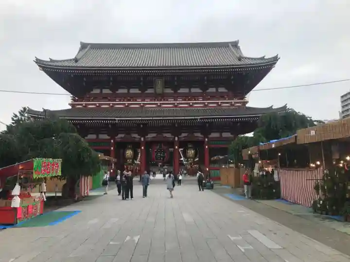 浅草寺の山門・神門