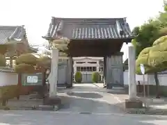 顕宗寺の山門