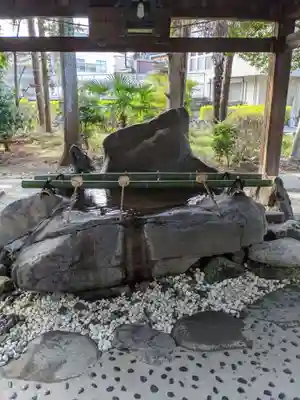 六所神社の手水舎