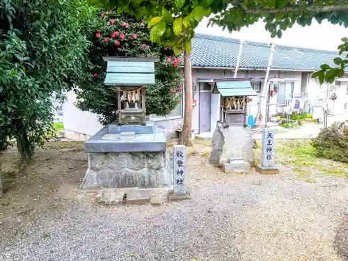 新林神明社の末社・摂社