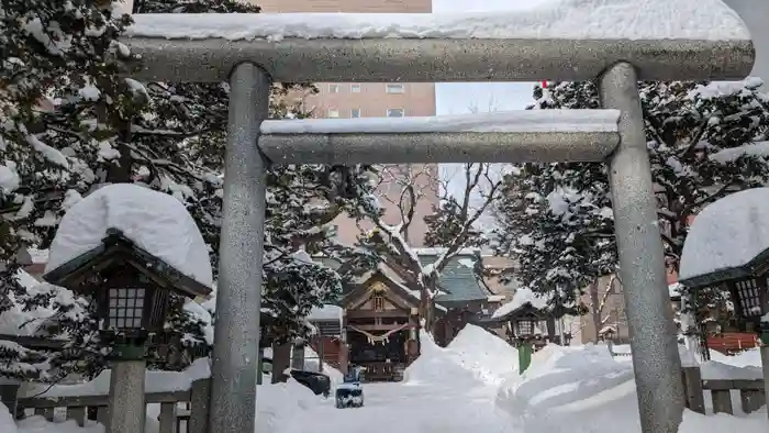 三吉神社の鳥居