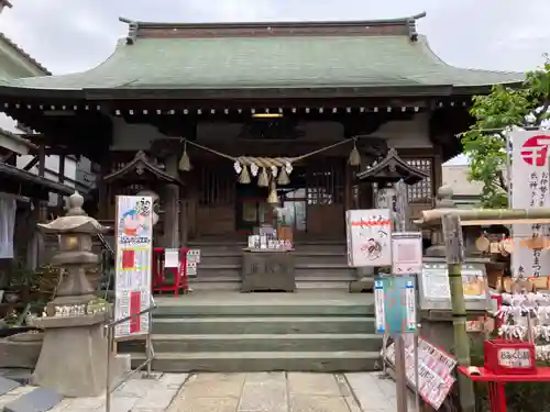 本木氷川神社の本殿・本堂