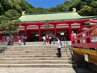 赤間神宮の{uncategorized: "未分類", other: "その他", undefined: "問題あり", building: "その他建物", grave: "お墓", sacred_gate: "鳥居", guardian: "狛犬", statue: "像", buddha: "仏像", history: "歴史", nature: "自然", garden: "庭園", animal: "動物", pagoda: "塔", temizu: "手水舎", mountain_gate: "山門・神門", sanctuary: "本殿・本堂", subordinate: "末社・摂社", art: "芸術", scenery: "景色", jizo: "地蔵", ema: "絵馬", goshuin: "御朱印", omikuji: "おみくじ", items: "授与品その他", amulet: "お守り", goshuincho: "御朱印帳", eats: "食事", festival: "お祭り", votive_dance: "神楽", shichigosan: "七五三参", wedding: "結婚式", experience: "体験その他", initially: "初詣", around: "周辺", anti_infection: "感染症対策"}