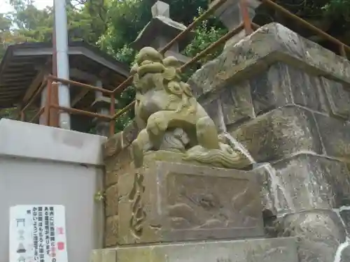 諏訪神社の狛犬