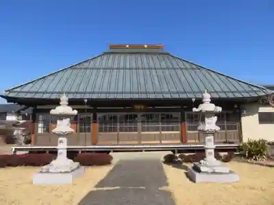 世音寺の本殿・本堂