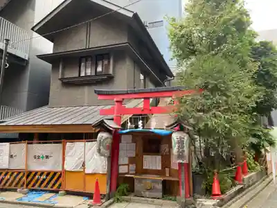 五十稲荷神社(栄寿稲荷神社)の鳥居