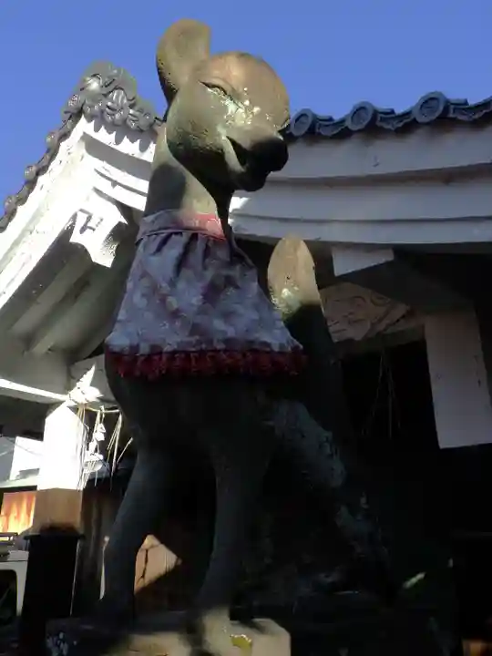 満足稲荷神社の狛犬