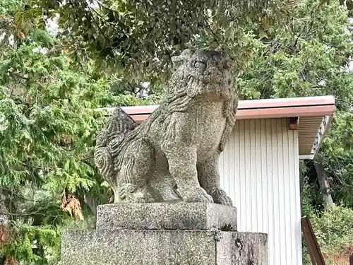 八千戈神社の狛犬