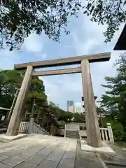 伊勢山皇大神宮の鳥居