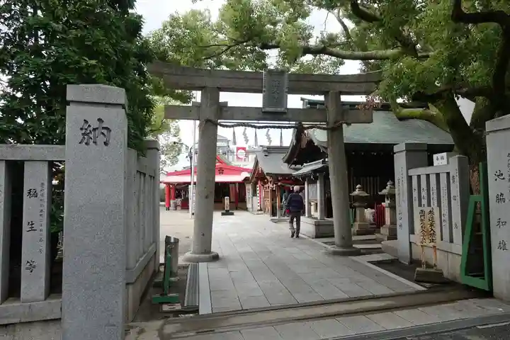 足の神様 服部天神宮の鳥居