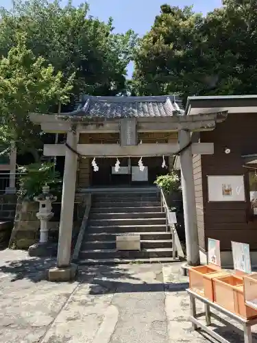 海南神社の{uncategorized: "未分類", other: "その他", undefined: "問題あり", building: "その他建物", grave: "お墓", sacred_gate: "鳥居", guardian: "狛犬", statue: "像", buddha: "仏像", history: "歴史", nature: "自然", garden: "庭園", animal: "動物", pagoda: "塔", temizu: "手水舎", mountain_gate: "山門・神門", sanctuary: "本殿・本堂", subordinate: "末社・摂社", art: "芸術", scenery: "景色", jizo: "地蔵", ema: "絵馬", goshuin: "御朱印", omikuji: "おみくじ", items: "授与品その他", amulet: "お守り", goshuincho: "御朱印帳", eats: "食事", festival: "お祭り", votive_dance: "神楽", shichigosan: "七五三参", wedding: "結婚式", experience: "体験その他", initially: "初詣", around: "周辺", anti_infection: "感染症対策"}