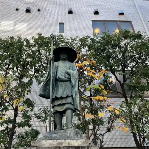 薬研堀不動院(川崎大師東京別院)の像