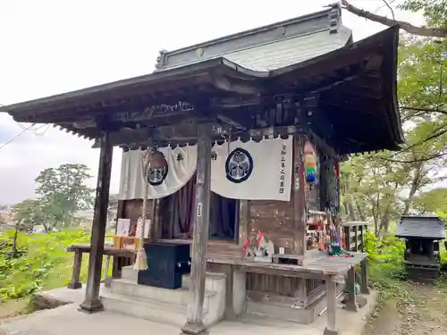 鶴ケ城稲荷神社の本殿