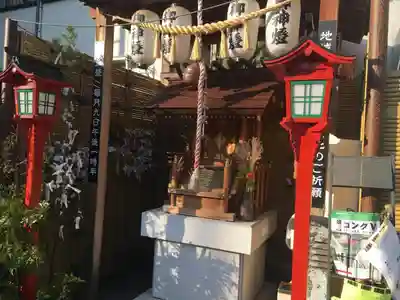 八津御嶽神社の本殿・本堂