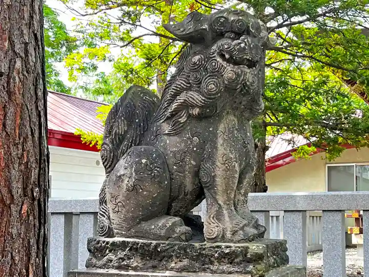彌彦神社 (伊夜日子神社)の狛犬