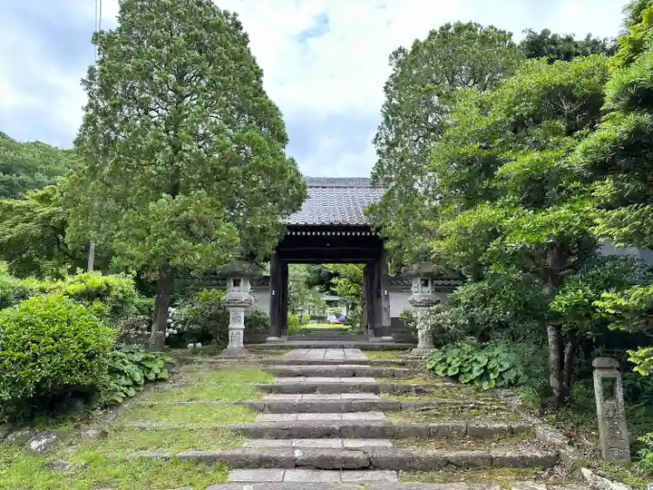 宝金剛寺の山門・神門