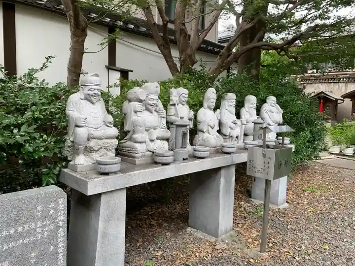行願寺(革堂)の像