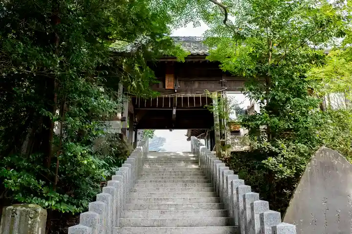 大鷲神社の山門・神門