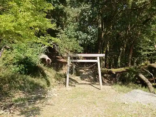 神明社の鳥居