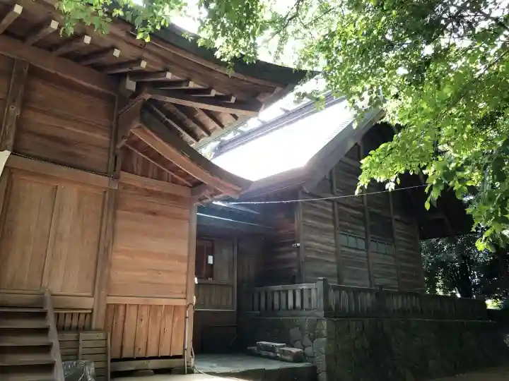 比々多神社の{uncategorized: "未分類", other: "その他", undefined: "問題あり", building: "その他建物", grave: "お墓", sacred_gate: "鳥居", guardian: "狛犬", statue: "像", buddha: "仏像", history: "歴史", nature: "自然", garden: "庭園", animal: "動物", pagoda: "塔", temizu: "手水舎", mountain_gate: "山門・神門", sanctuary: "本殿・本堂", subordinate: "末社・摂社", art: "芸術", scenery: "景色", jizo: "地蔵", ema: "絵馬", goshuin: "御朱印", omikuji: "おみくじ", items: "授与品その他", amulet: "お守り", goshuincho: "御朱印帳", eats: "食事", festival: "お祭り", votive_dance: "神楽", shichigosan: "七五三参", wedding: "結婚式", experience: "体験その他", initially: "初詣", around: "周辺", anti_infection: "感染症対策"}