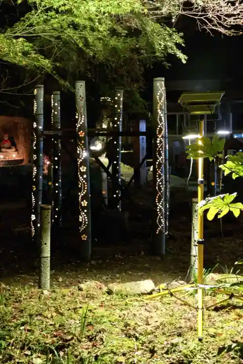 穴弘法(古城山遍照閣)(岐阜県)