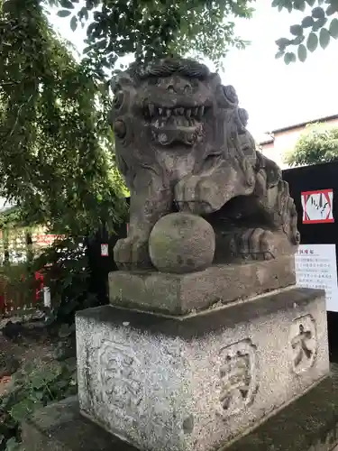 鴻神社の狛犬