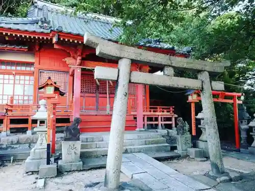 鈴ヶ森稲荷神社(鈴ヶ森神社)/伊崎厳島神社の鳥居