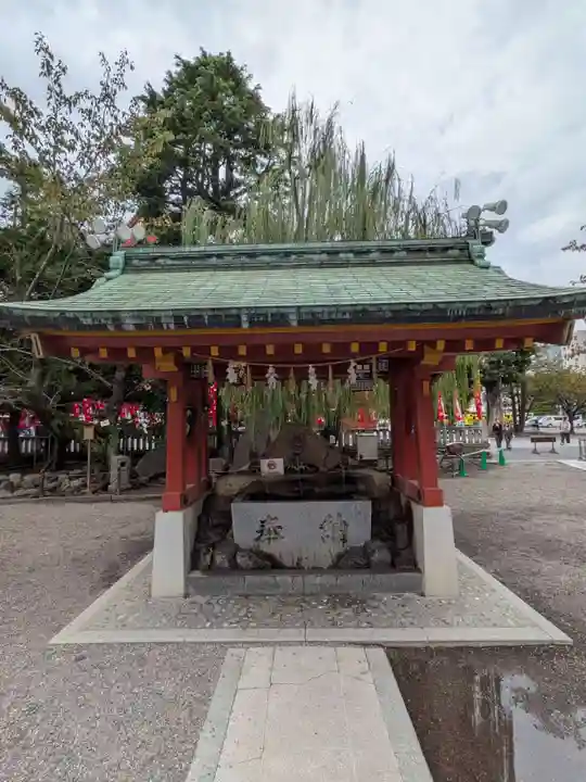 浅草神社の手水舎