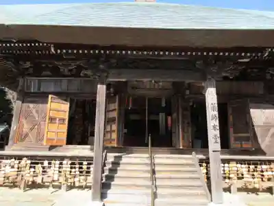 目の霊山　油山寺の本殿・本堂