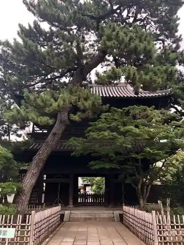 泉岳寺の山門