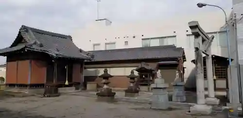 下新田稲荷神社の本殿