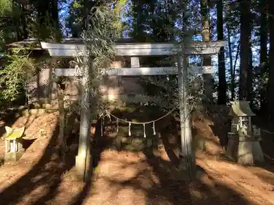 大白神社(越畑)の鳥居