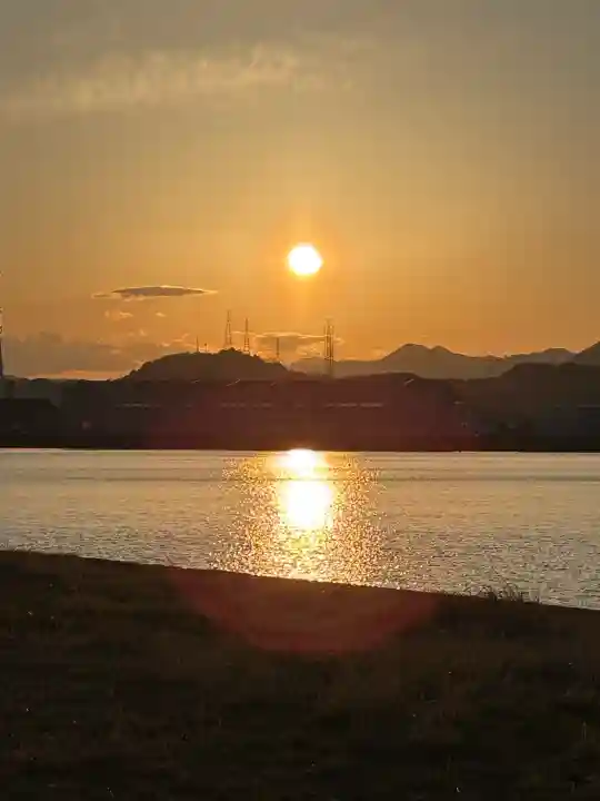 龍王神社の{uncategorized: "未分類", other: "その他", undefined: "問題あり", building: "その他建物", grave: "お墓", sacred_gate: "鳥居", guardian: "狛犬", statue: "像", buddha: "仏像", history: "歴史", nature: "自然", garden: "庭園", animal: "動物", pagoda: "塔", temizu: "手水舎", mountain_gate: "山門・神門", sanctuary: "本殿・本堂", subordinate: "末社・摂社", art: "芸術", scenery: "景色", jizo: "地蔵", ema: "絵馬", goshuin: "御朱印", omikuji: "おみくじ", items: "授与品その他", amulet: "お守り", goshuincho: "御朱印帳", eats: "食事", festival: "お祭り", votive_dance: "神楽", shichigosan: "七五三参", wedding: "結婚式", experience: "体験その他", initially: "初詣", around: "周辺", anti_infection: "感染症対策"}