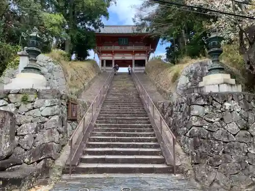 道成寺の山門