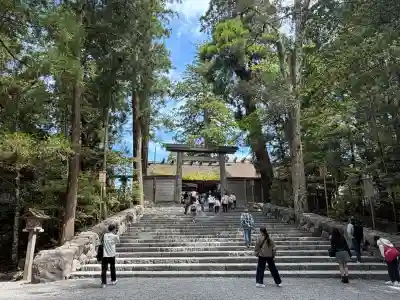 伊勢神宮内宮（皇大神宮）の{uncategorized: "未分類", other: "その他", undefined: "問題あり", building: "その他建物", grave: "お墓", sacred_gate: "鳥居", guardian: "狛犬", statue: "像", buddha: "仏像", history: "歴史", nature: "自然", garden: "庭園", animal: "動物", pagoda: "塔", temizu: "手水舎", mountain_gate: "山門・神門", sanctuary: "本殿・本堂", subordinate: "末社・摂社", art: "芸術", scenery: "景色", jizo: "地蔵", ema: "絵馬", goshuin: "御朱印", omikuji: "おみくじ", items: "授与品その他", amulet: "お守り", goshuincho: "御朱印帳", eats: "食事", festival: "お祭り", votive_dance: "神楽", shichigosan: "七五三参", wedding: "結婚式", experience: "体験その他", initially: "初詣", around: "周辺", anti_infection: "感染症対策"}