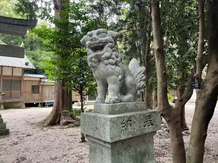 能褒野神社の狛犬