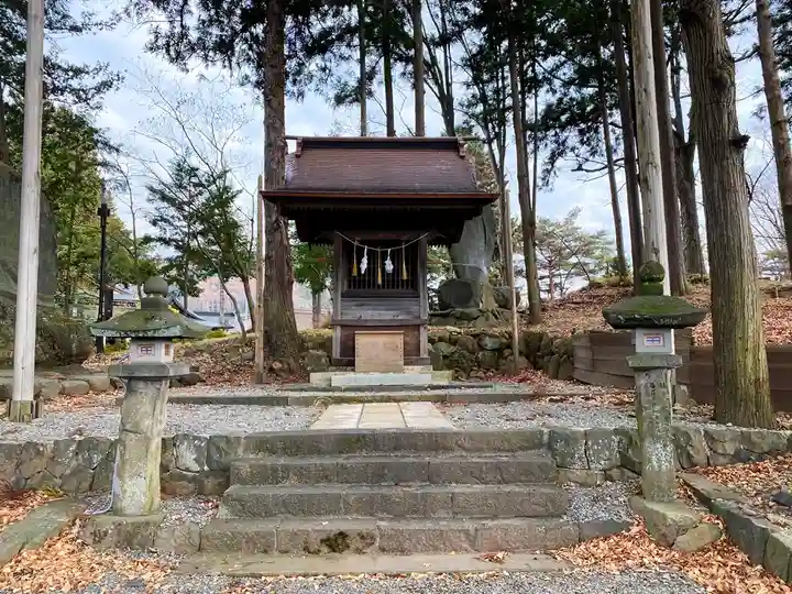 諏訪大社下社秋宮の末社・摂社