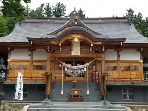 烏帽子山八幡宮の本殿・本堂