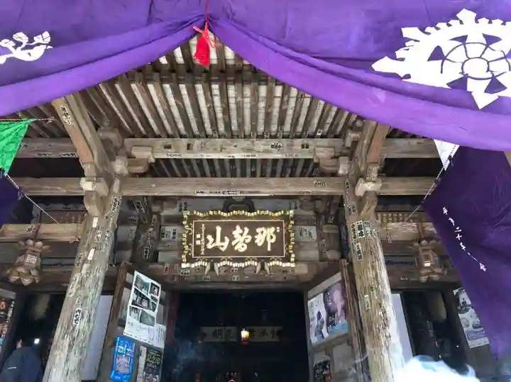 青岸渡寺の本殿・本堂