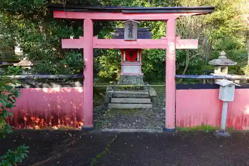 車折神社の末社