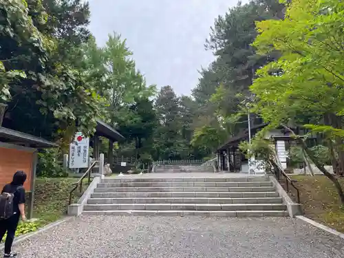 上川神社の庭園