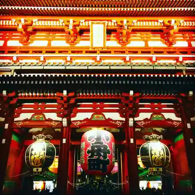浅草寺の山門・神門