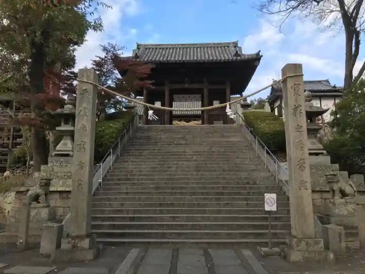 阿智神社の山門・神門