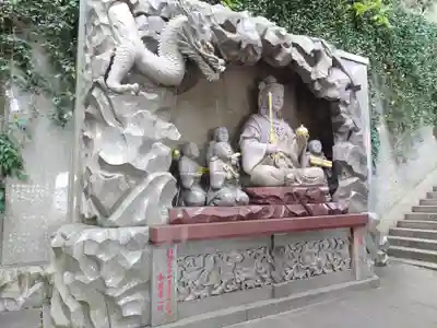江島神社の像