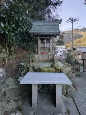 島姫神社の{uncategorized: "未分類", other: "その他", undefined: "問題あり", building: "その他建物", grave: "お墓", sacred_gate: "鳥居", guardian: "狛犬", statue: "像", buddha: "仏像", history: "歴史", nature: "自然", garden: "庭園", animal: "動物", pagoda: "塔", temizu: "手水舎", mountain_gate: "山門・神門", sanctuary: "本殿・本堂", subordinate: "末社・摂社", art: "芸術", scenery: "景色", jizo: "地蔵", ema: "絵馬", goshuin: "御朱印", omikuji: "おみくじ", items: "授与品その他", amulet: "お守り", goshuincho: "御朱印帳", eats: "食事", festival: "お祭り", votive_dance: "神楽", shichigosan: "七五三参", wedding: "結婚式", experience: "体験その他", initially: "初詣", around: "周辺", anti_infection: "感染症対策"}