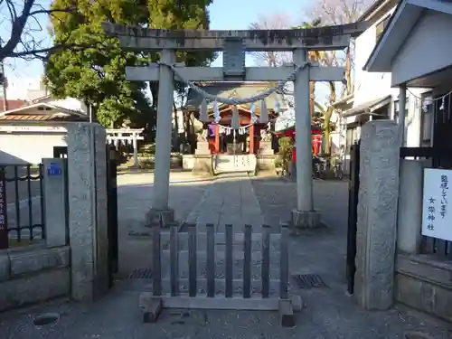 女塚神社の鳥居