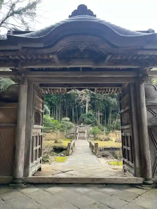 月照寺の{uncategorized: "未分類", other: "その他", undefined: "問題あり", building: "その他建物", grave: "お墓", sacred_gate: "鳥居", guardian: "狛犬", statue: "像", buddha: "仏像", history: "歴史", nature: "自然", garden: "庭園", animal: "動物", pagoda: "塔", temizu: "手水舎", mountain_gate: "山門・神門", sanctuary: "本殿・本堂", subordinate: "末社・摂社", art: "芸術", scenery: "景色", jizo: "地蔵", ema: "絵馬", goshuin: "御朱印", omikuji: "おみくじ", items: "授与品その他", amulet: "お守り", goshuincho: "御朱印帳", eats: "食事", festival: "お祭り", votive_dance: "神楽", shichigosan: "七五三参", wedding: "結婚式", experience: "体験その他", initially: "初詣", around: "周辺", anti_infection: "感染症対策"}